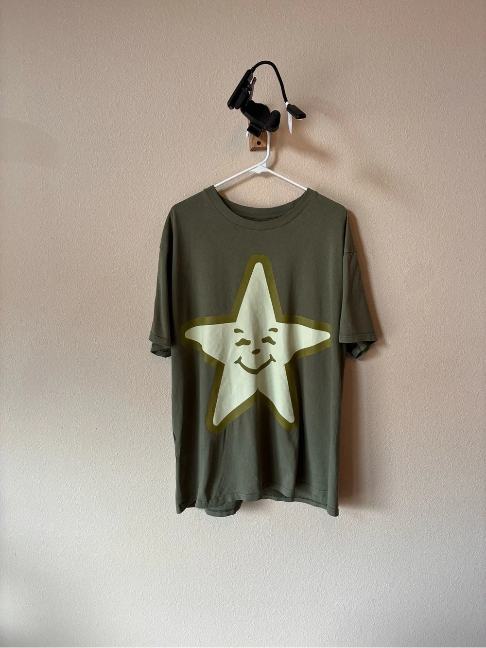 Olive Star Graphic Short Sleeve Tee - Picture 1 of 4